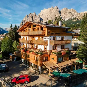 Ciasa Lorenzi Cortina dʼAmpezzo